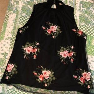 Women's 2X sleeveless tunic with sheer overlay!